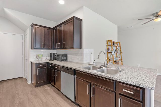 516 E Slaughter LN 2203, Austin, TX 78744