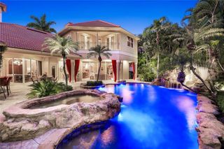 2350 Cheshire LN, Naples, FL 34109