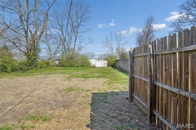 401 Hillcrest Boulevard, Ballwin, MO 63021