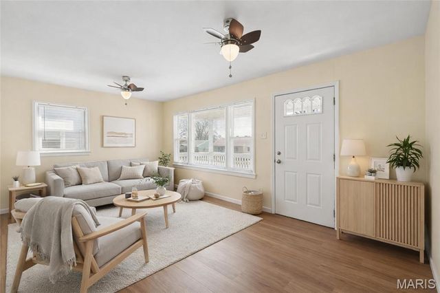 401 Hillcrest Boulevard, Ballwin, MO 63021