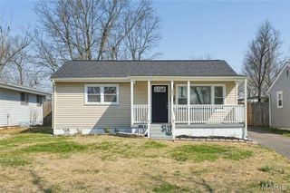 401 Hillcrest Boulevard, Ballwin, MO 63021