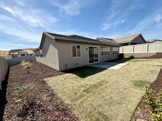 8111 Cottonwood Drive, Friant, CA 93626