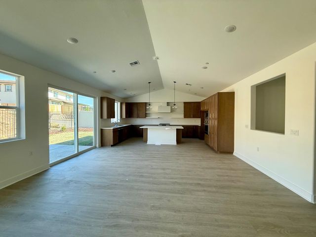 8111 Cottonwood Drive, Friant, CA 93626