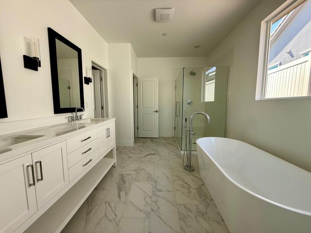 8111 Cottonwood Drive, Friant, CA 93626