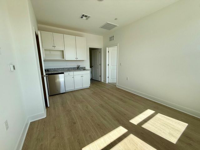 8111 Cottonwood Drive, Friant, CA 93626