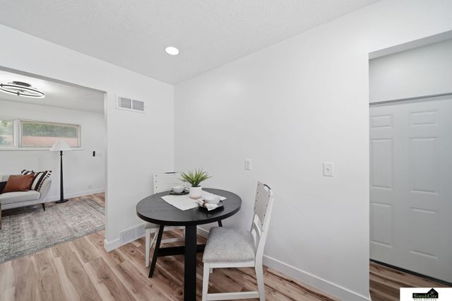 6620 BENTON Street, Lincoln, NE 68507
