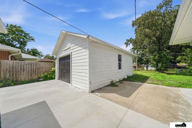 6620 BENTON Street, Lincoln, NE 68507