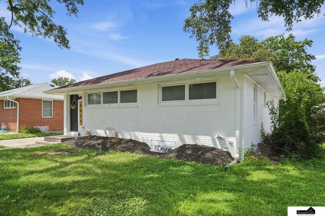 6620 BENTON Street, Lincoln, NE 68507