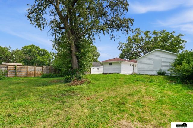 6620 BENTON Street, Lincoln, NE 68507