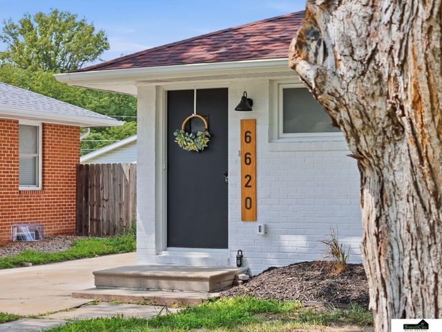 6620 BENTON Street, Lincoln, NE 68507