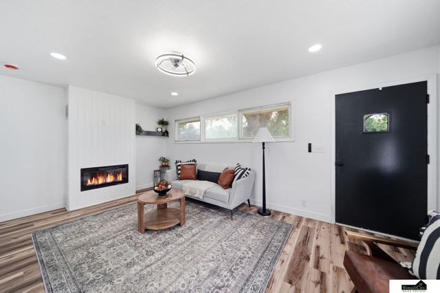 6620 BENTON Street, Lincoln, NE 68507