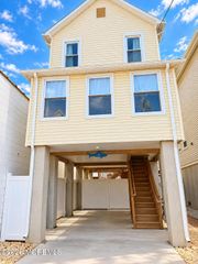 6 Beach Street, Sea Bright, NJ 07760