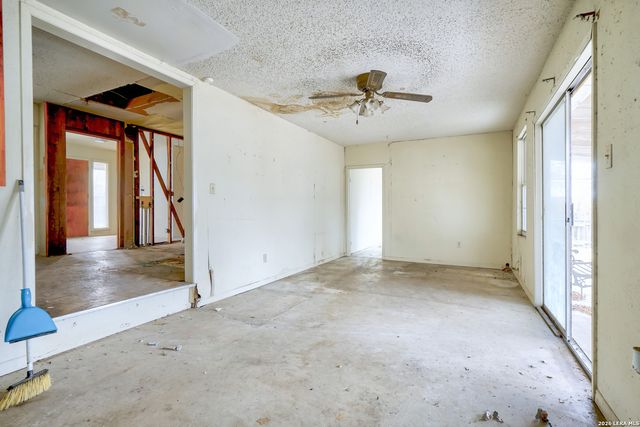 318 VICKERS AVE, San Antonio, TX 78211