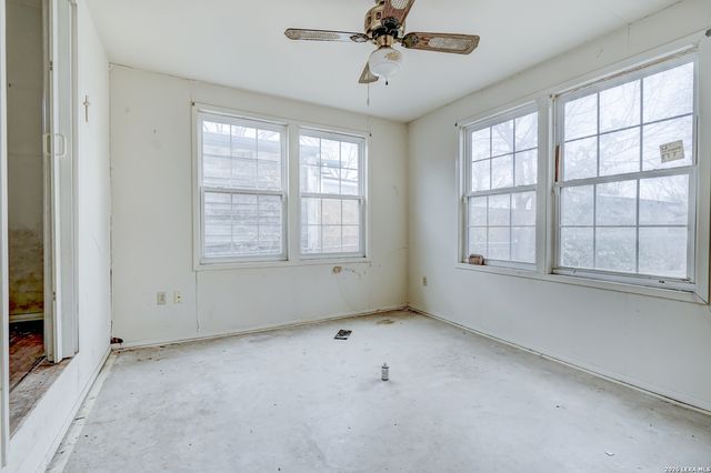 318 VICKERS AVE, San Antonio, TX 78211
