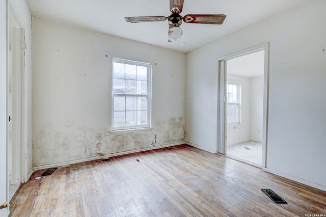 318 VICKERS AVE, San Antonio, TX 78211