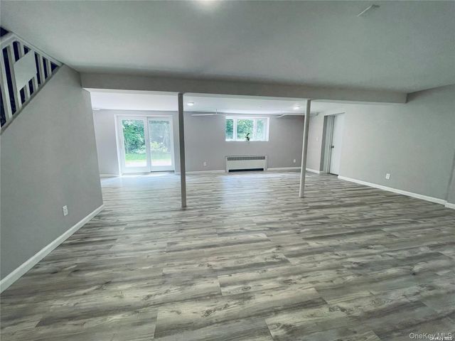 16 Jeannette Drive, Port Washington, NY 11050