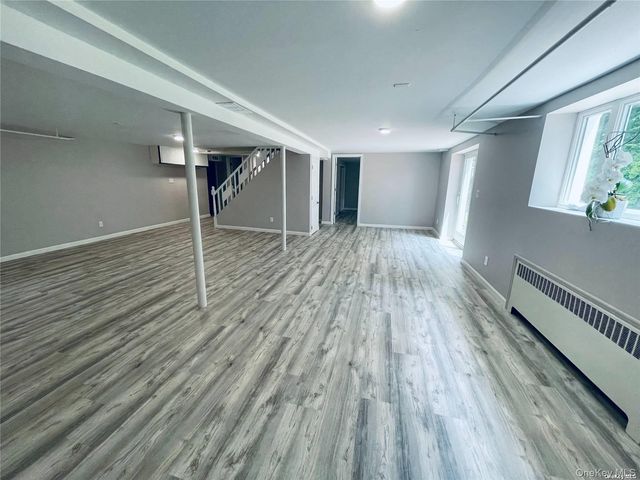 16 Jeannette Drive, Port Washington, NY 11050