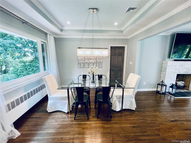 16 Jeannette Drive, Port Washington, NY 11050