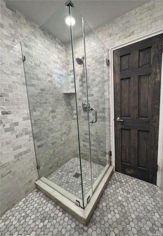 16 Jeannette Drive, Port Washington, NY 11050