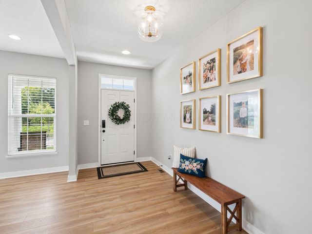 8600 Foxglove Drive, Plain City, OH 43064