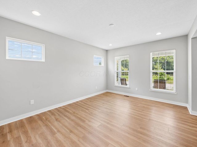 8600 Foxglove Drive, Plain City, OH 43064