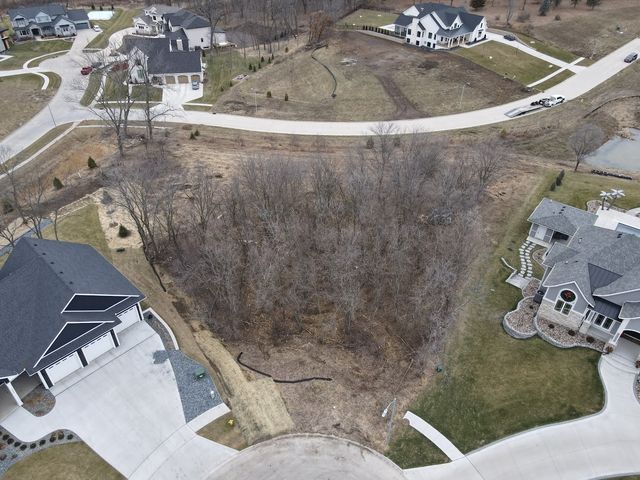 9646 Greybirch Point, West Des Moines, IA 50266