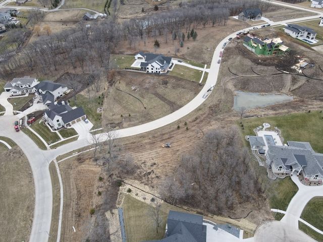 9646 Greybirch Point, West Des Moines, IA 50266