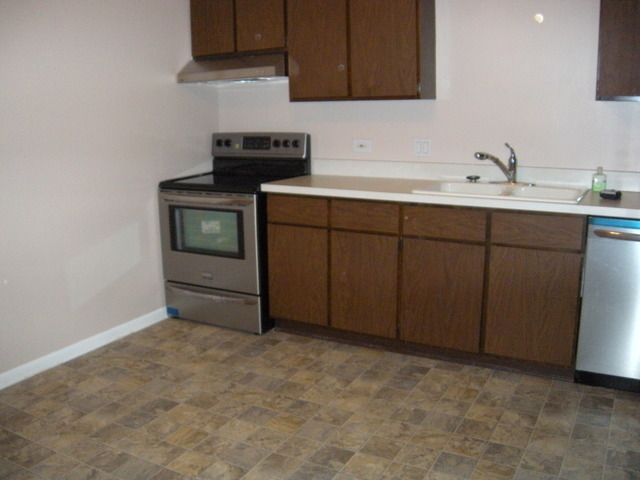 2343 Ogden Avenue 11, Downers Grove, IL 60515
