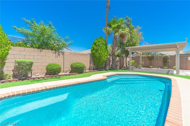 1040 Island Falls Avenue, Henderson, NV 89015