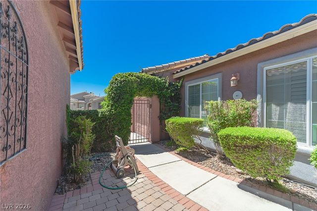 1040 Island Falls Avenue, Henderson, NV 89015