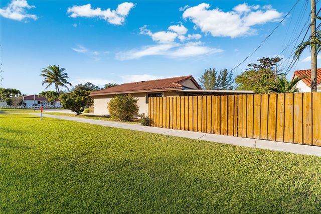 3895 SW 68th Ave, Miami, FL 33155