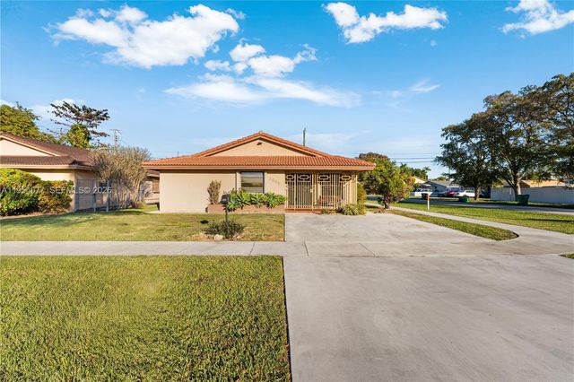 3895 SW 68th Ave, Miami, FL 33155