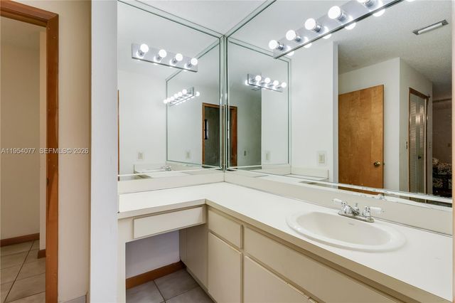 3895 SW 68th Ave, Miami, FL 33155