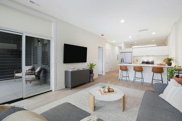 3924 N Lincoln Avenue 504, Chicago, IL 60613