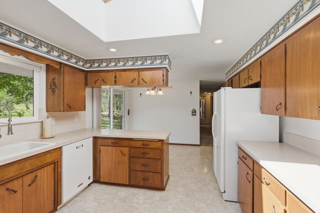 6911 S Oak Rd, Spokane, WA 99224