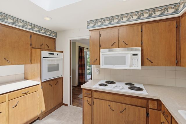 6911 S Oak Rd, Spokane, WA 99224
