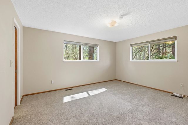 6911 S Oak Rd, Spokane, WA 99224