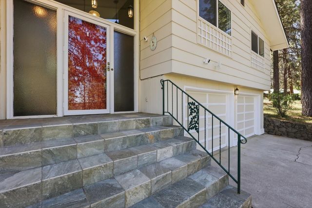 6911 S Oak Rd, Spokane, WA 99224