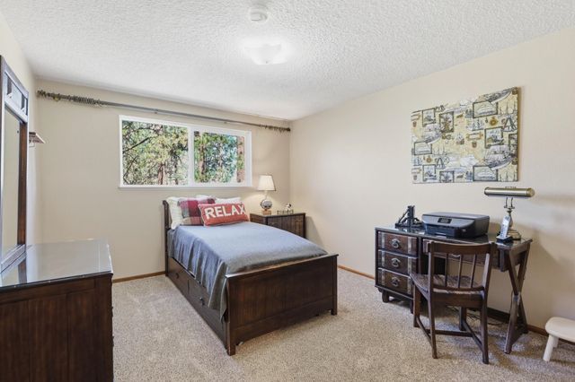 6911 S Oak Rd, Spokane, WA 99224