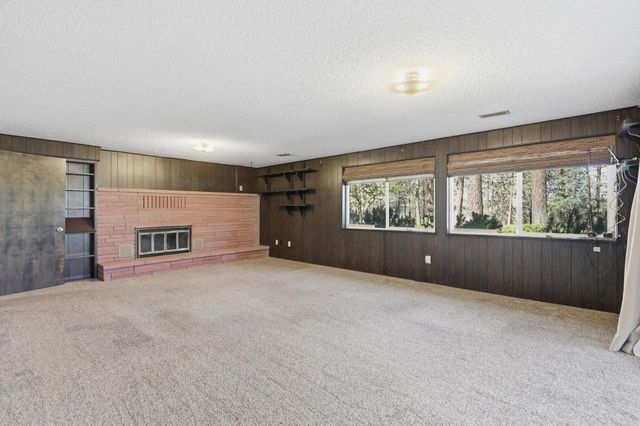 6911 S Oak Rd, Spokane, WA 99224