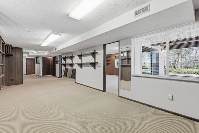 6911 S Oak Rd, Spokane, WA 99224
