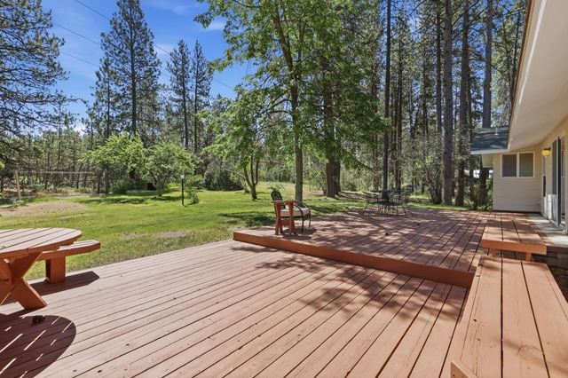 6911 S Oak Rd, Spokane, WA 99224