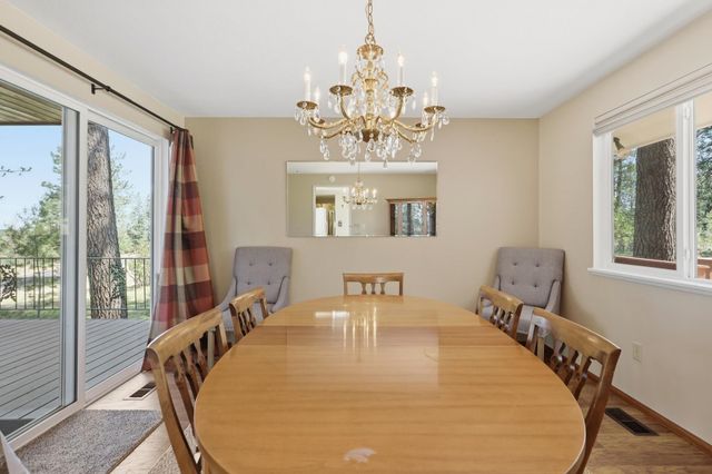 6911 S Oak Rd, Spokane, WA 99224