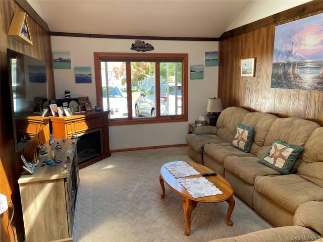 361 S Clinton Avenue, Lindenhurst, NY 11757