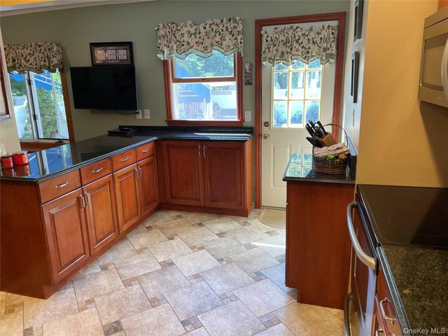 361 S Clinton Avenue, Lindenhurst, NY 11757