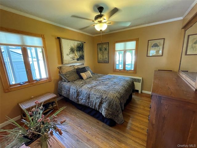 361 S Clinton Avenue, Lindenhurst, NY 11757