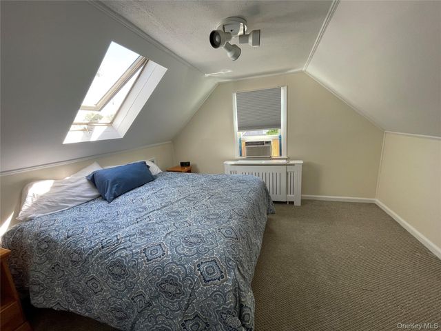 361 S Clinton Avenue, Lindenhurst, NY 11757