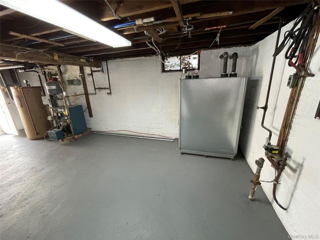 361 S Clinton Avenue, Lindenhurst, NY 11757