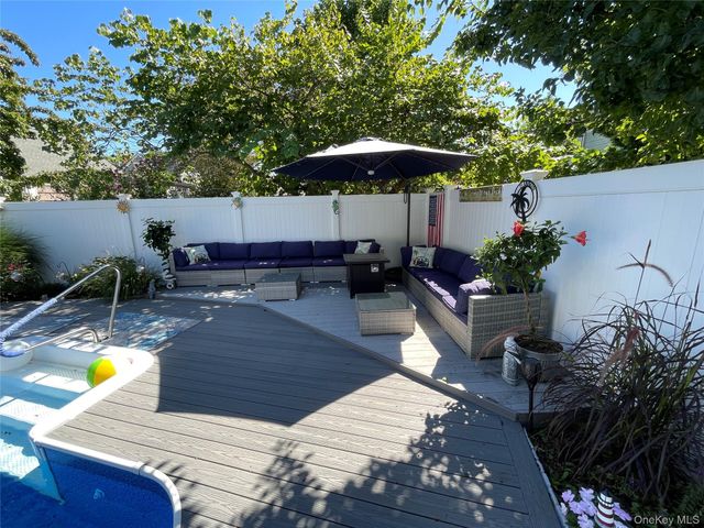 361 S Clinton Avenue, Lindenhurst, NY 11757