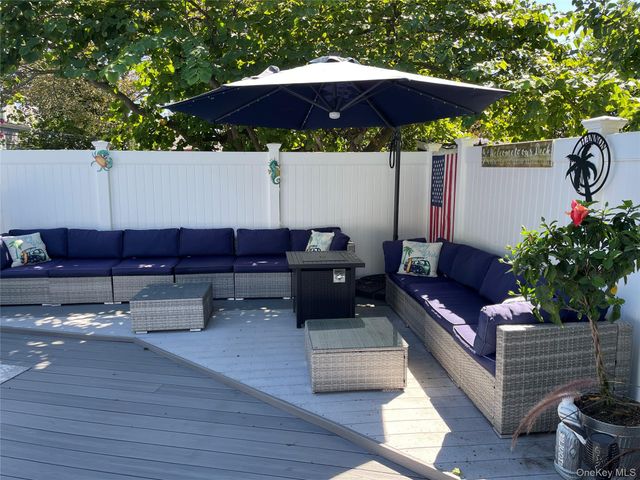 361 S Clinton Avenue, Lindenhurst, NY 11757
